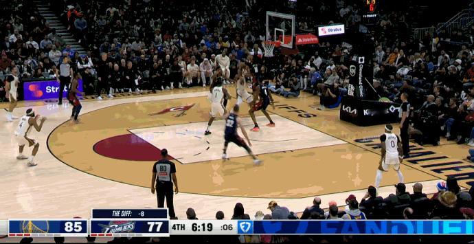 连进三分！斯潘塞比波杰姆强太多！
在今天NBA常规赛勇士对阵骑士的第四节比赛中，