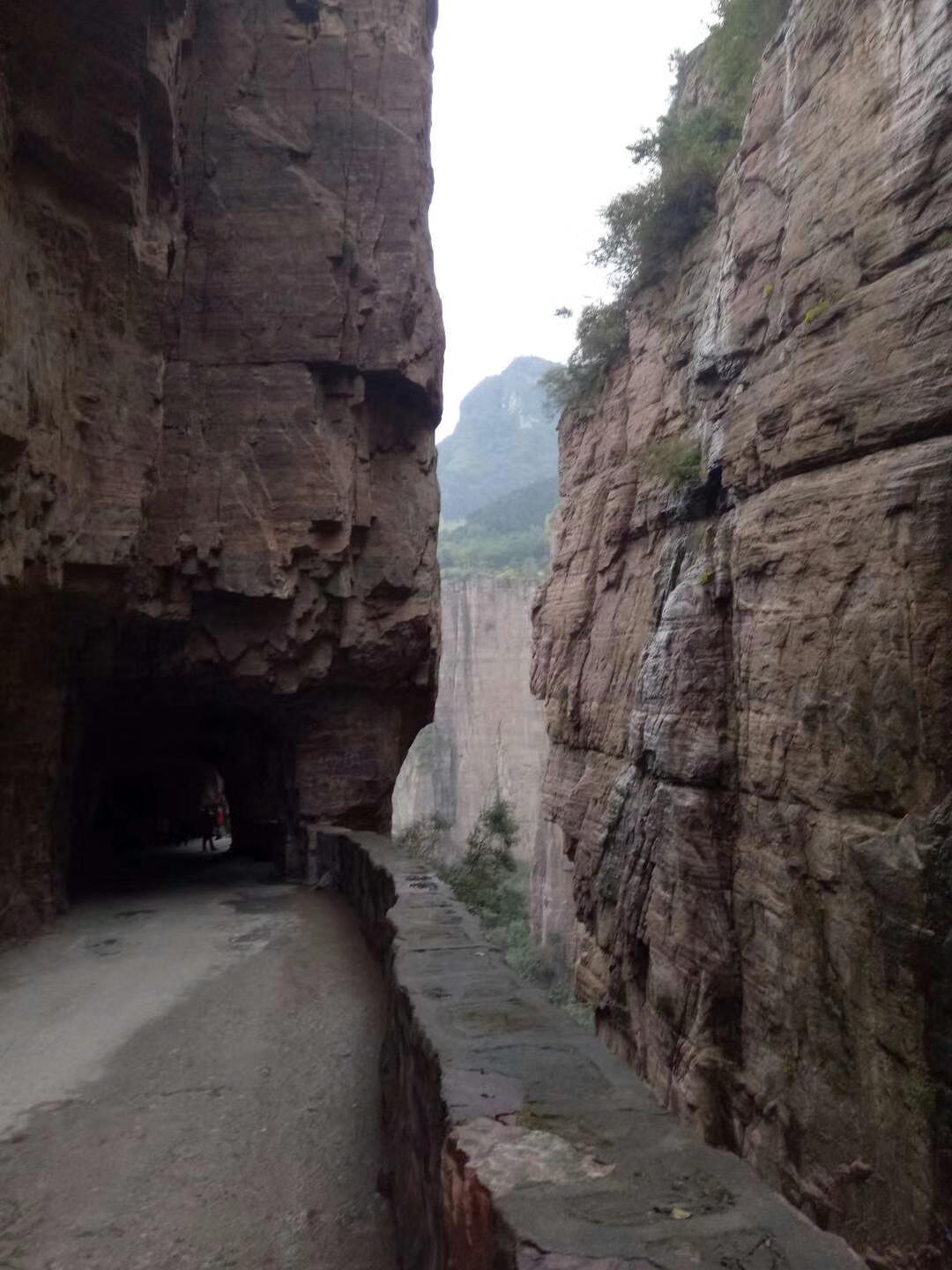 广西喀斯特地貌
处处显风景，到处山泉水

在巴马康养，没有寂寞的时候。今天下午，