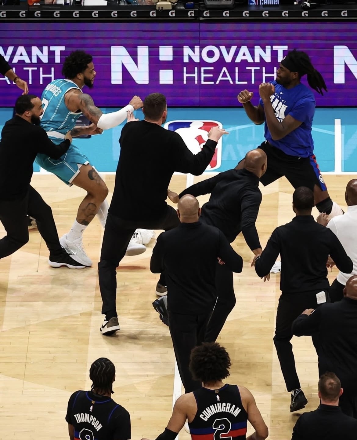 重磅罚单4人累计禁赛17场——活塞黄蜂冲突处罚，斯图尔特禁赛7场！布里奇斯和迪亚