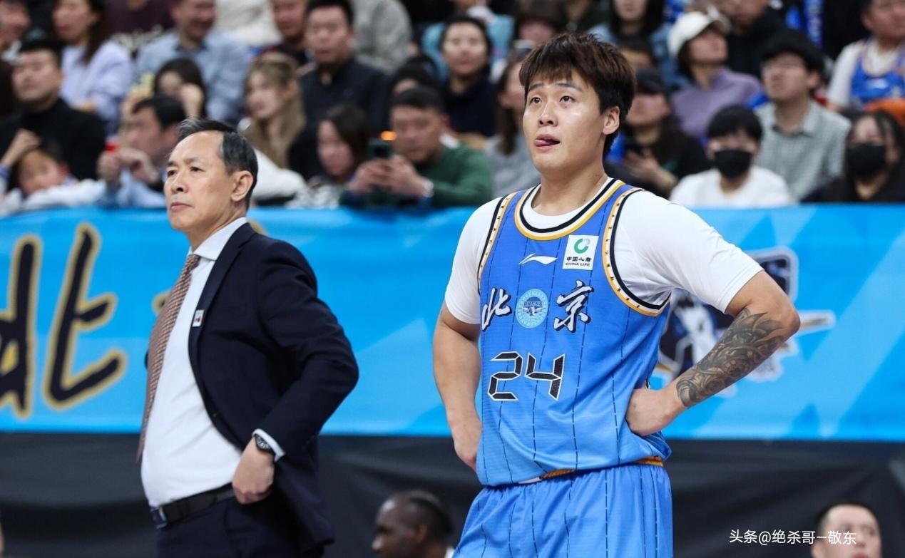 北京北汽真正的考验是明天客场挑战老对手辽宁！
一场不该输的比赛！许大教练和周琦被