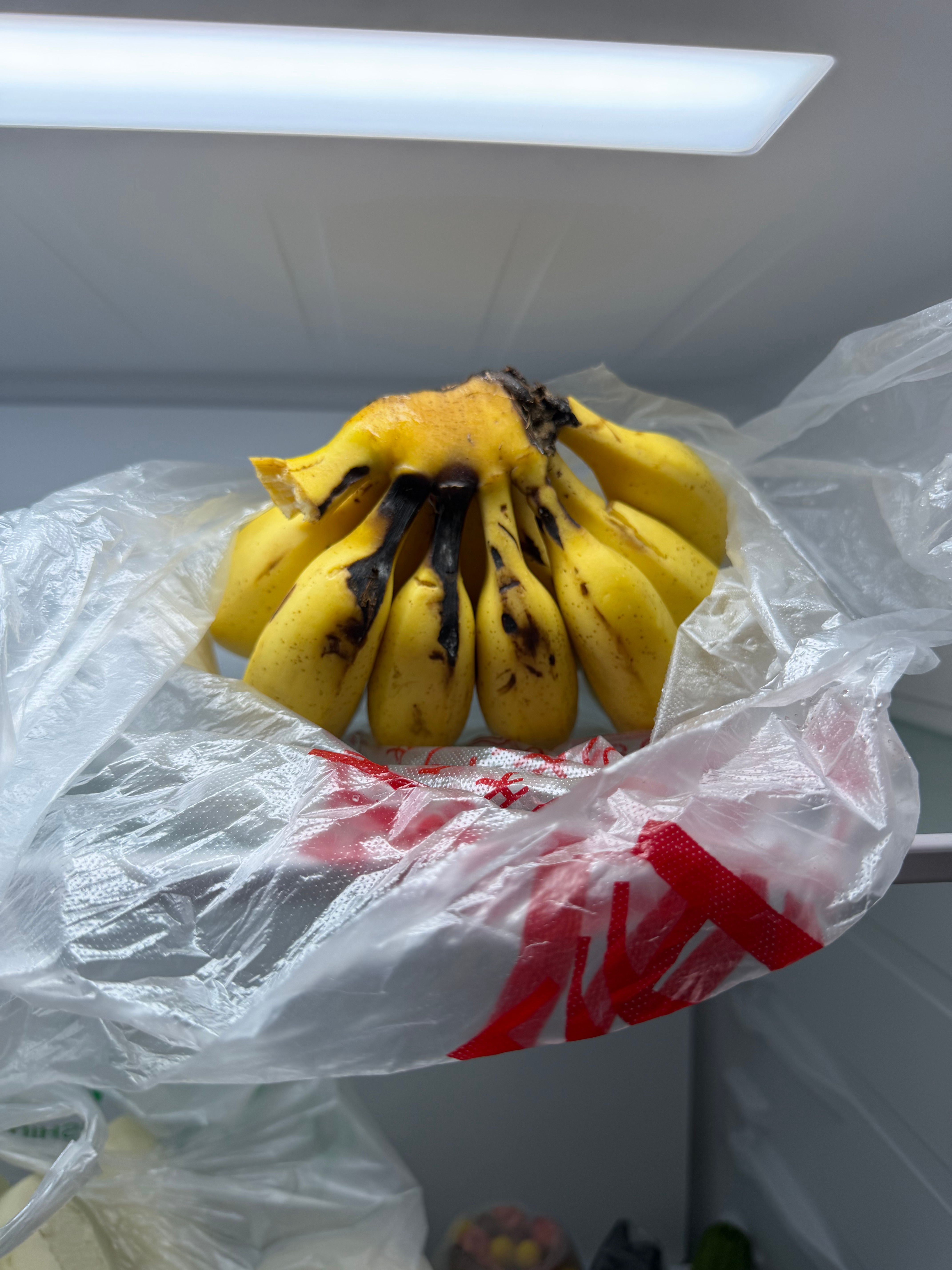 有时候，真理难以服众我和媳妇说，香蕉不能放冰箱，因为它属于冷敏性热带水果，低温会