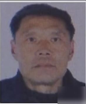 河南，一个男人，老伴走的早，人孤零零地守着房子，孤独寂寞，无法发泄

这种事说起