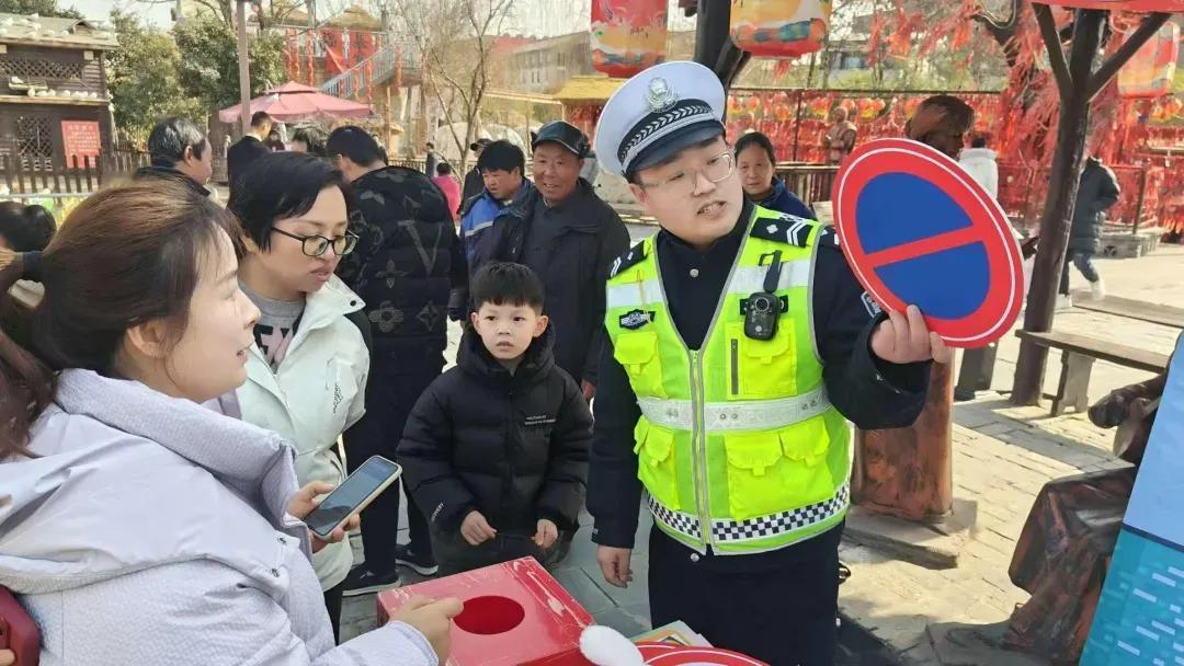 预防警务 | 平安春运 警民同行

春节临近，为全力做好春运道路交通安全管理工作