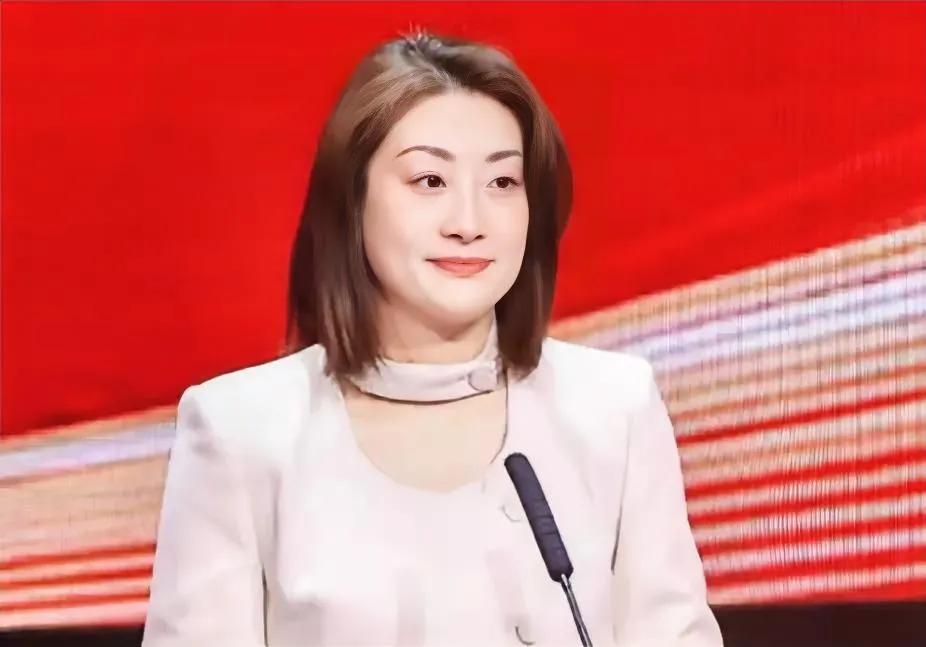 宗馥莉退出“哇哈哈”，
宗泽后的“娃小智”来了，
馥莉的“娃小宗”会赢吗？
按照