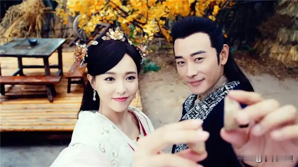 我敢断言，  
不仅连唐嫣自己都没想到，  
就是罗晋估计也哭笑不得——就因为和