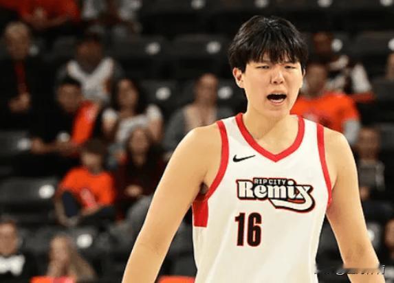 发展联盟打出状态，杨瀚森16中8砍下21分9篮板3助攻3抢断，两场比赛就把自己的