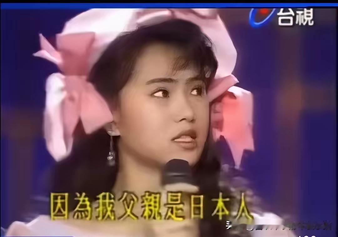 这位网友误以为伊能静是日本人后代
也有网友误以为伊能静姓伊
其实都不对，伊能静姓