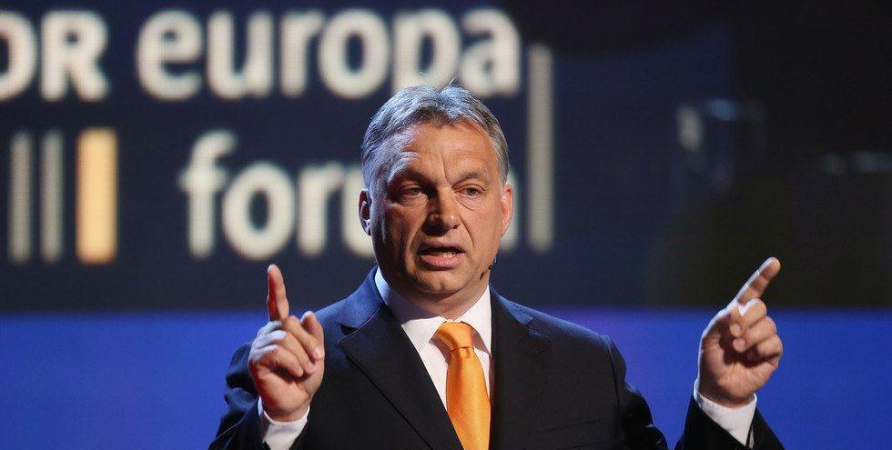 就在刚刚
 
匈牙利总理欧尔班突然表态了。
 
他点名说欧洲正在为战争做准备，并