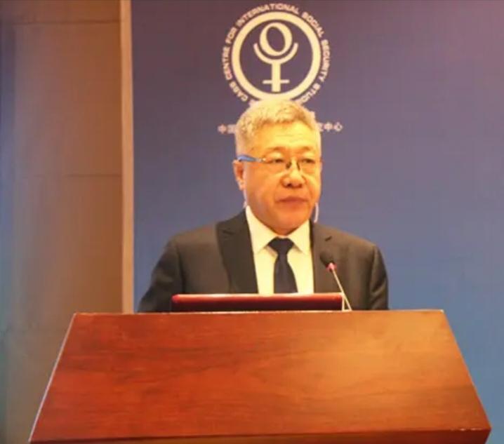 护国便不可殃民。近来，头条平台上这类话题层出不穷：郑秉文的“水”究竟有多深？其含