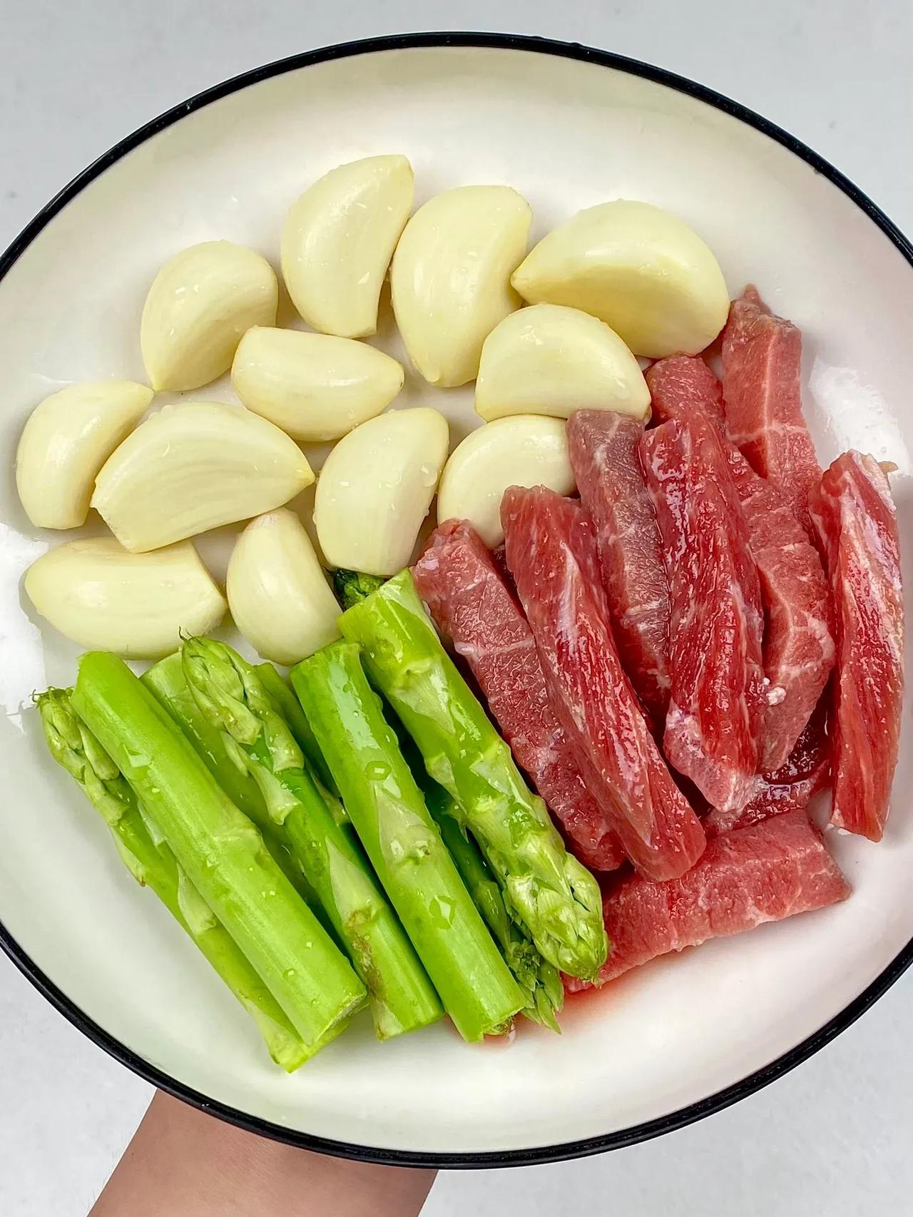 顿顿吃肉还不长胖，原来教练给的配方是真的！！家人们快去试试这个芦笋牛肉，嘎嘎好吃