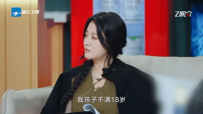 监控式育儿是保护还是控制我们的爸爸孩子慢慢长大，总会有自己的小秘密和小情绪，可监