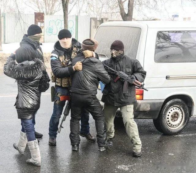 这次成功了，3名俄罗斯特工在乌克兰点外卖后中毒身亡，应该是身份暴露了，所以才被投