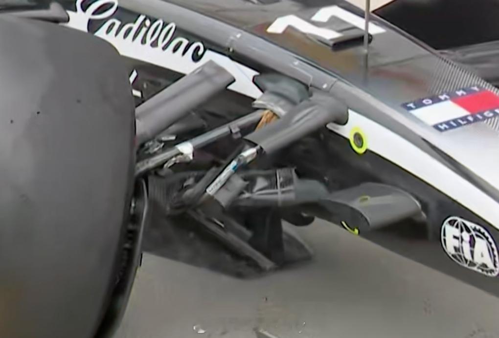 2026F1加拿大大奖赛 两个事故克拉平托赛车前翼侧面横向的一个导流件废了佩雷兹