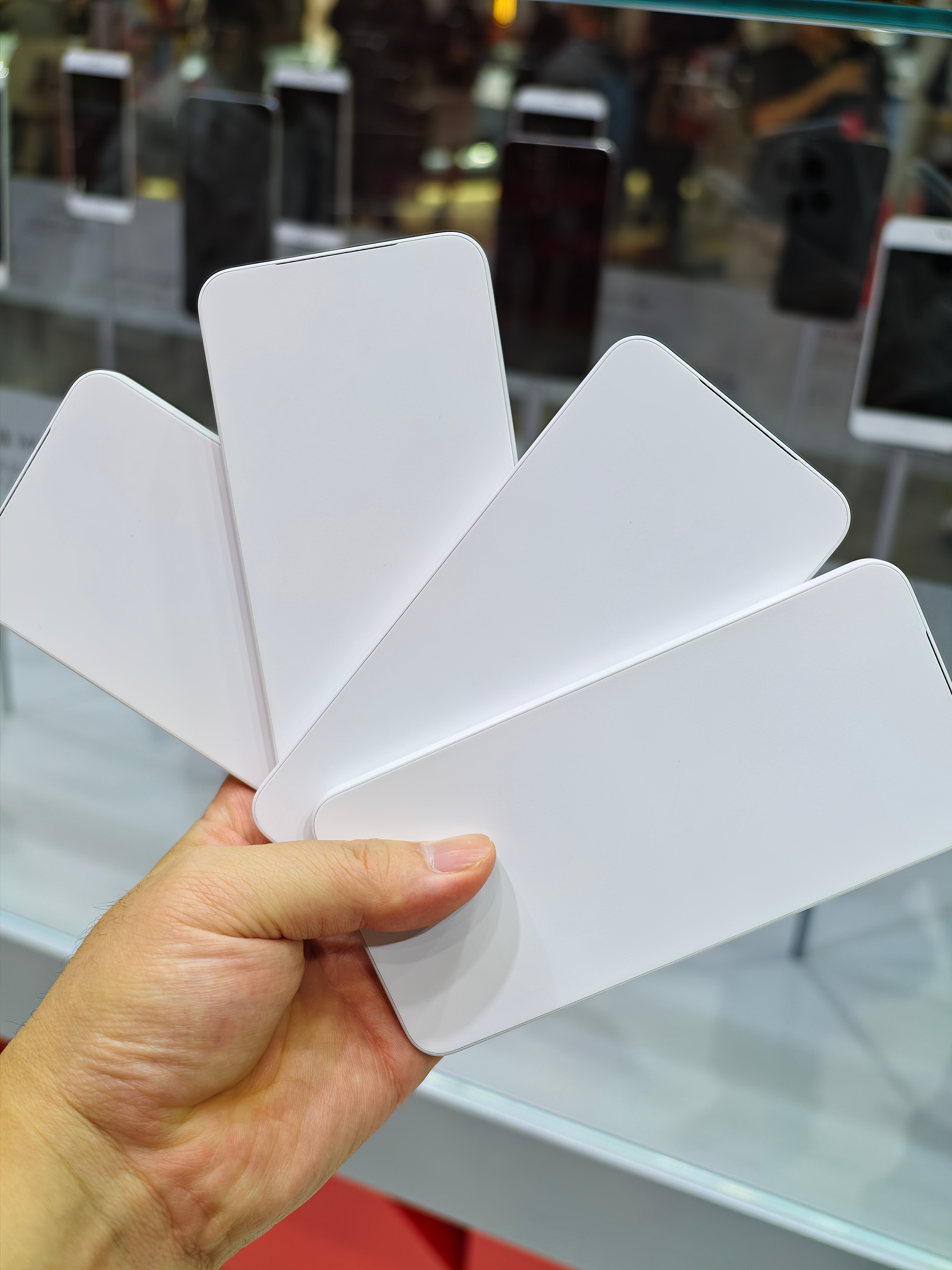 其中一台是魅族 22，你们选吧 ​​​