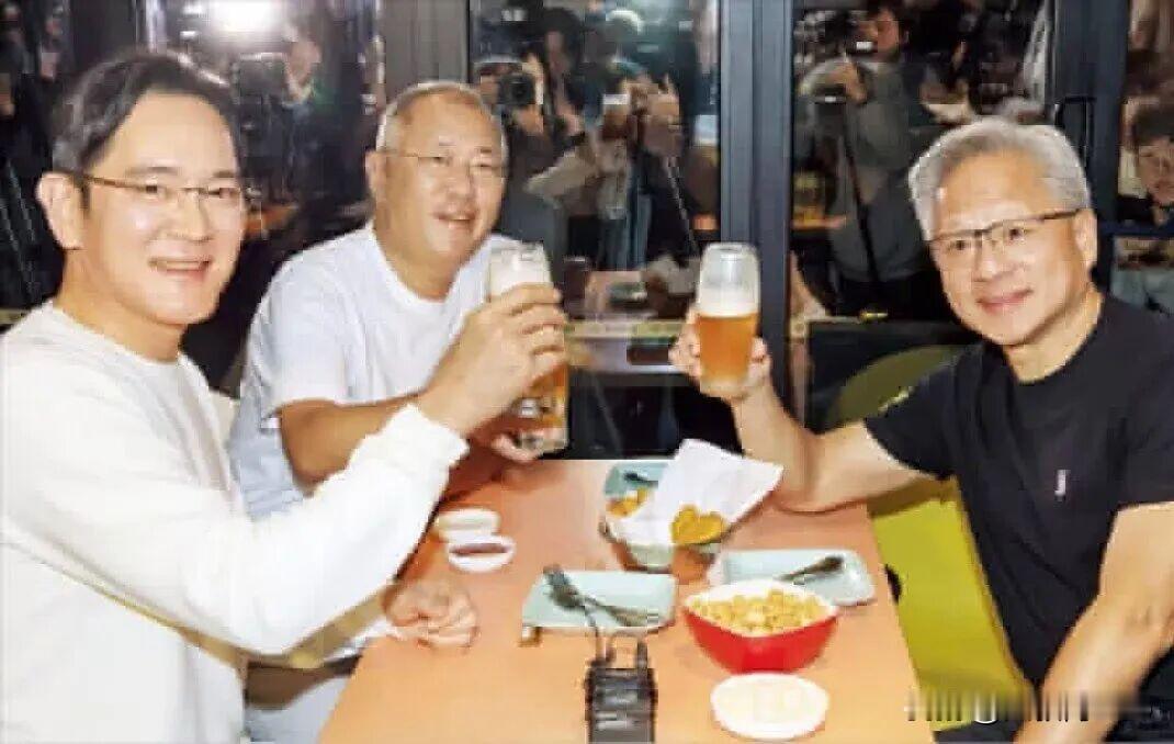 黄仁勋一顿炸鸡啤酒，拿下26万颗GPU大单！韩国股市都疯了
 
各位朋友，今天咱