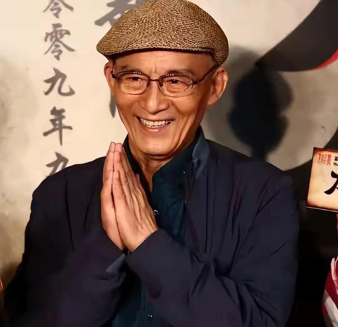 9月24日凌晨，"济公"游本昌走了，93岁。
老爷子一生让人敬佩，而胡歌在他走后