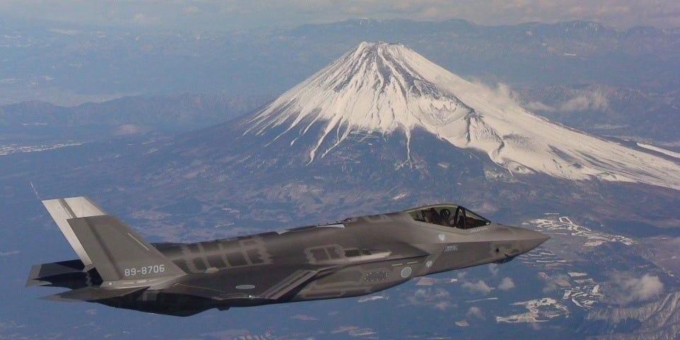 【针锋相对！日本引进大批F-35，部署地逼近中国，到底想干啥？】日本部署美战斗机