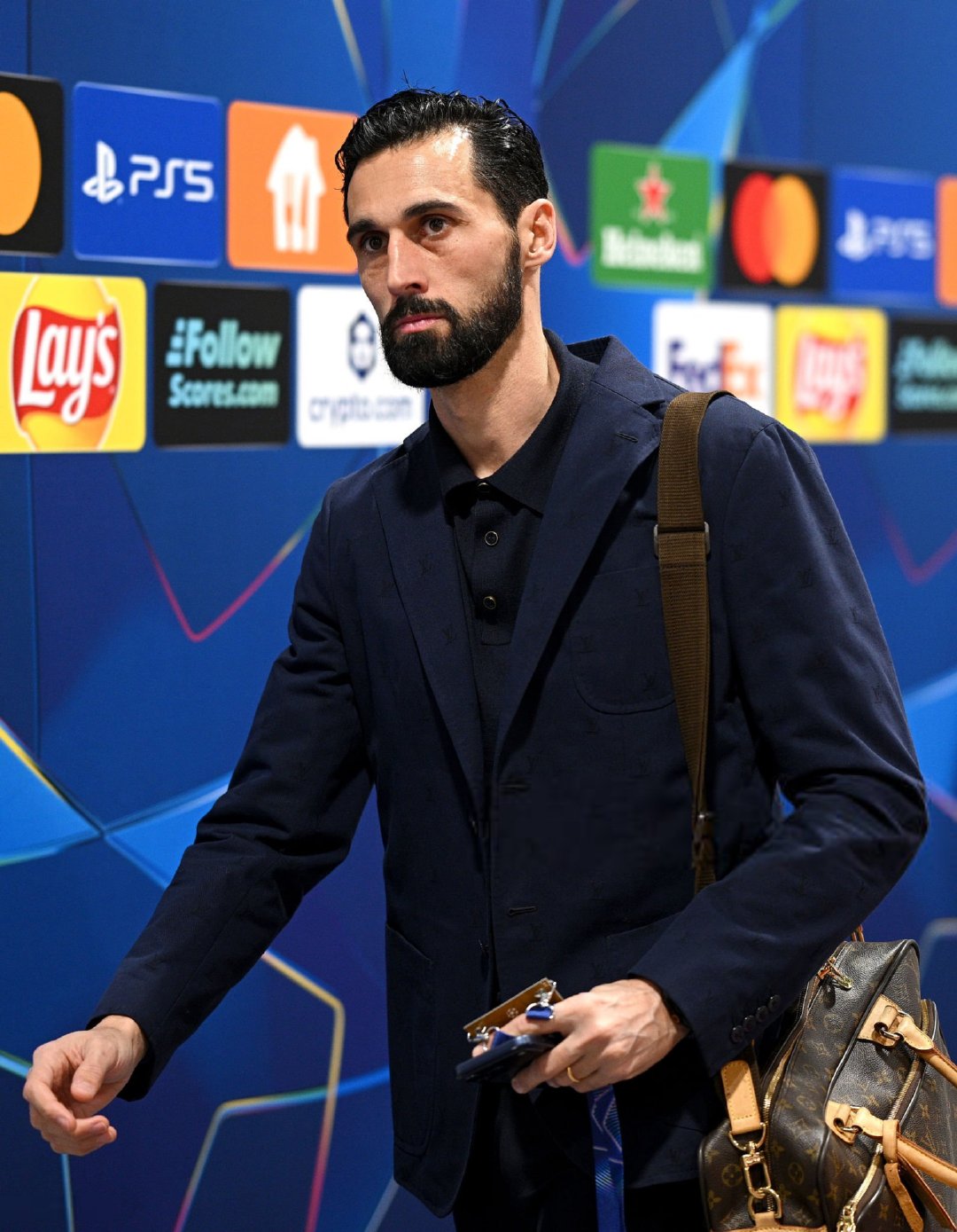 阿韦洛亚在光明球场的 现在 🆚 12年前欧冠联赛 本菲卡VS皇马 halama