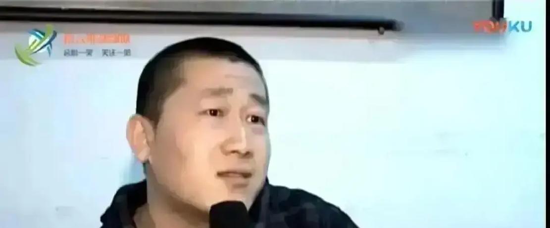 6800万人围观，相声又火了！
 
张鹤伦在济南演出忘词，观众齐喊退票。第二天五