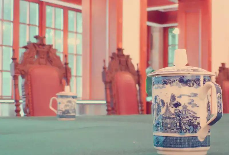 1993年，高伯龙看着出问题的激光陀螺工程样机，泪流满面地说：我花了20年时间，