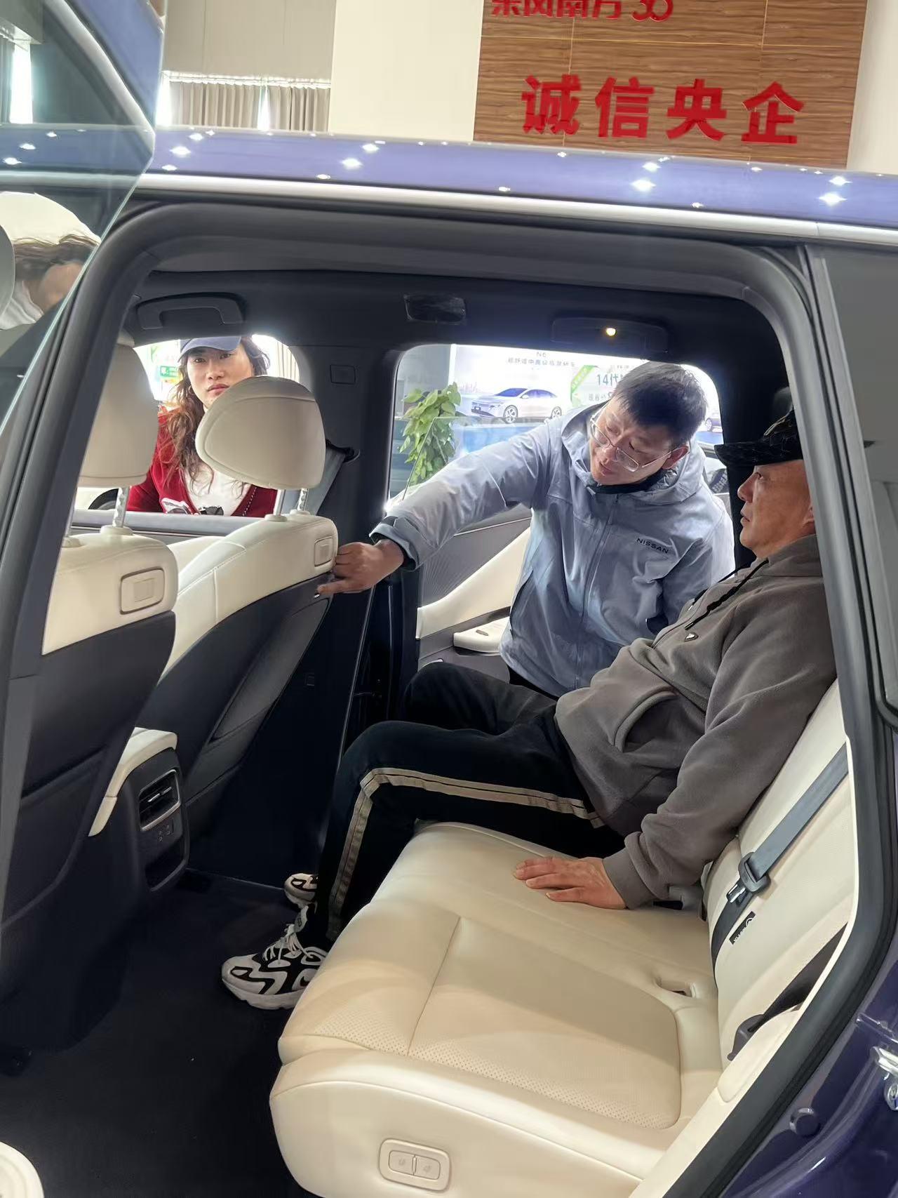 20万级大五座，真的能满配冰箱彩电大沙发？
答案是不仅能，而且可以做得更好！前段