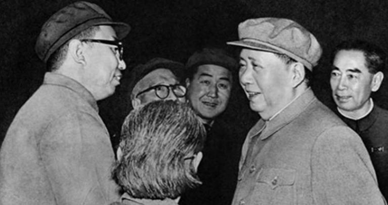 [微风]2007年华国锋最后一次去毛主席纪念堂，高喊一句话，在场的人无不落泪
 