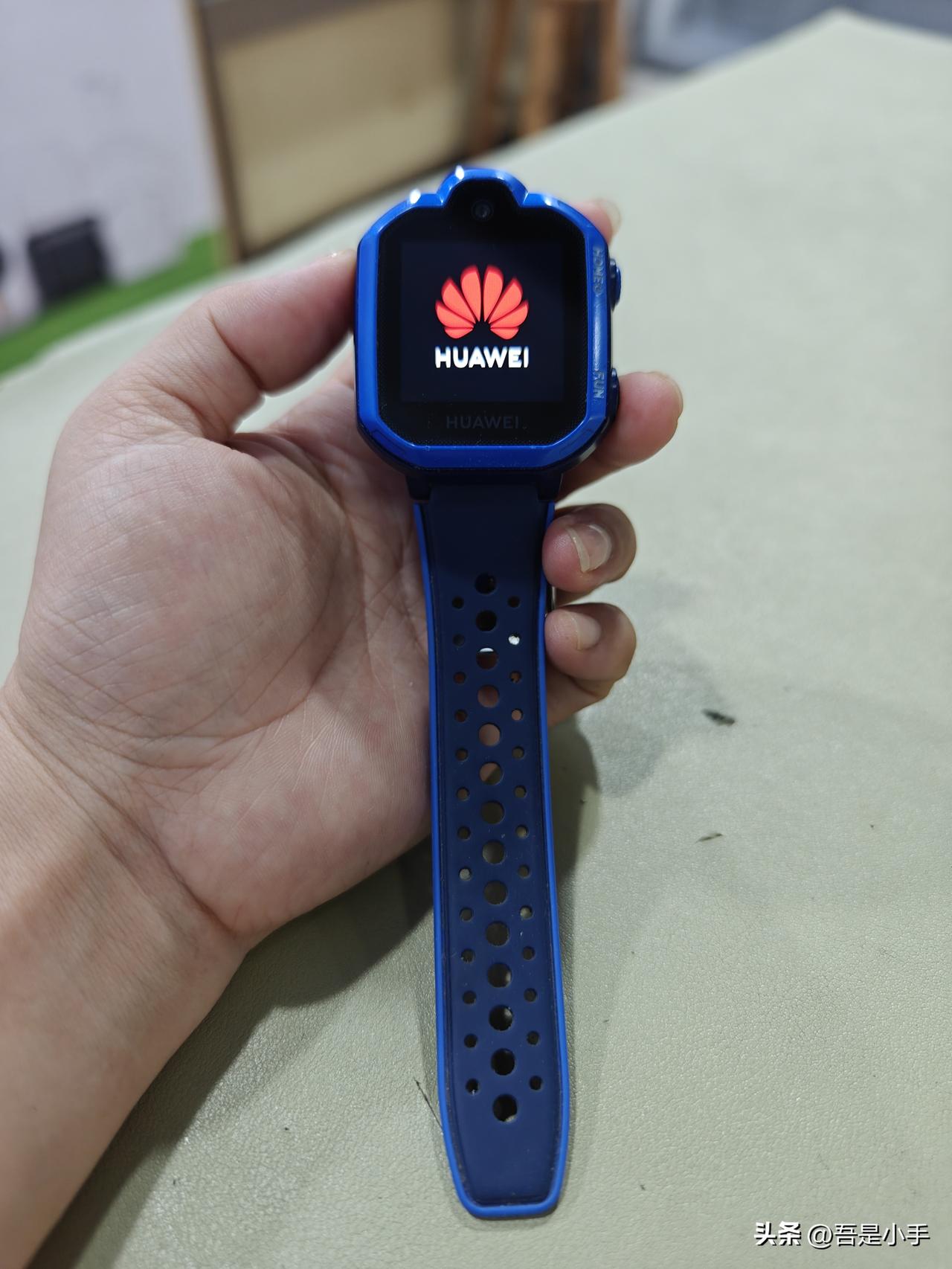 我终于知道，为什么有人会不喜欢我了。因为我讲话喜欢讲实话。看不惯的，还要怼。前两
