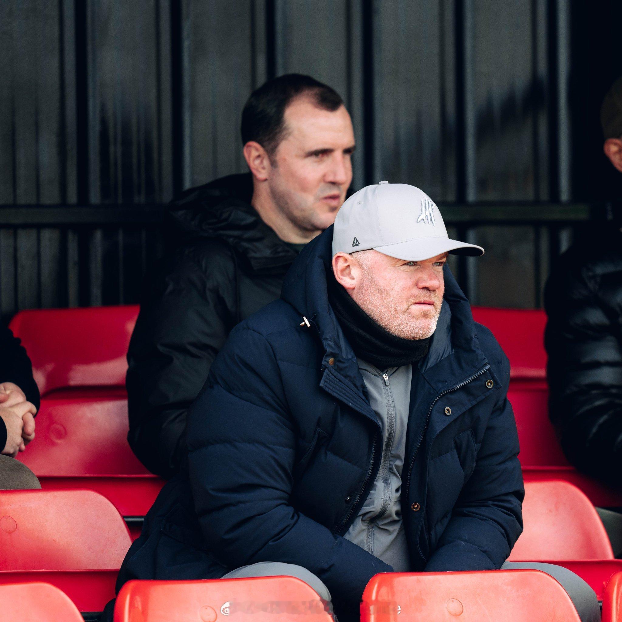 昨晚曼联u18踢德比郡，好多熟悉面孔啊只有图1最左边不认识 