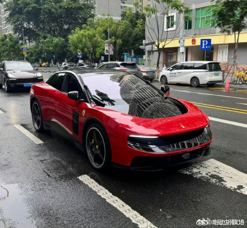 猛一看，我还以为3.98的老年代步车呢…仔细一看，得罪了！ 