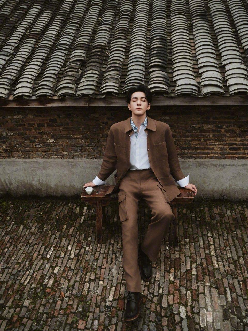 曾舜晞粤语情歌的舒适区 曾舜晞一开口唱粤语歌我就被拉进去了，声音太有代入感了。粤