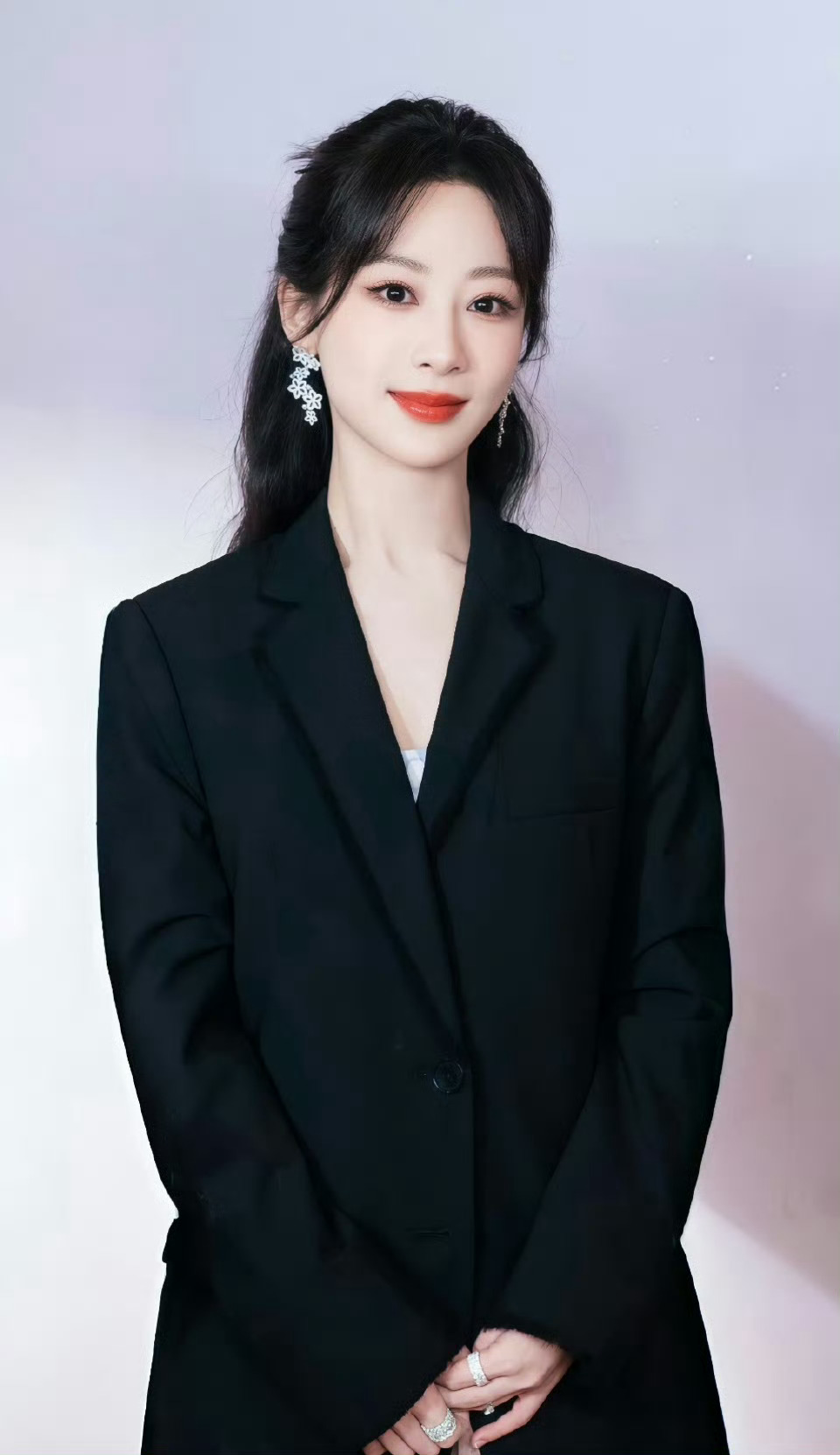 “我心慕于你，如鹿归于林野，如暖阳般爱你。”  "𝓜𝔂 𝓱𝓮𝓮𝓼𝓲