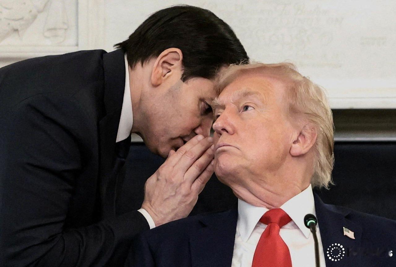 几个画面：

1、Trump正在开记者会，卢比奥进来在他耳边说了几句悄悄话。然后