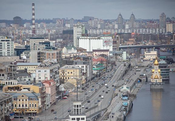 快讯！快讯！俄罗斯今日凌晨再次对基辅进行大轰炸。
当地时间12月27日凌晨，乌军