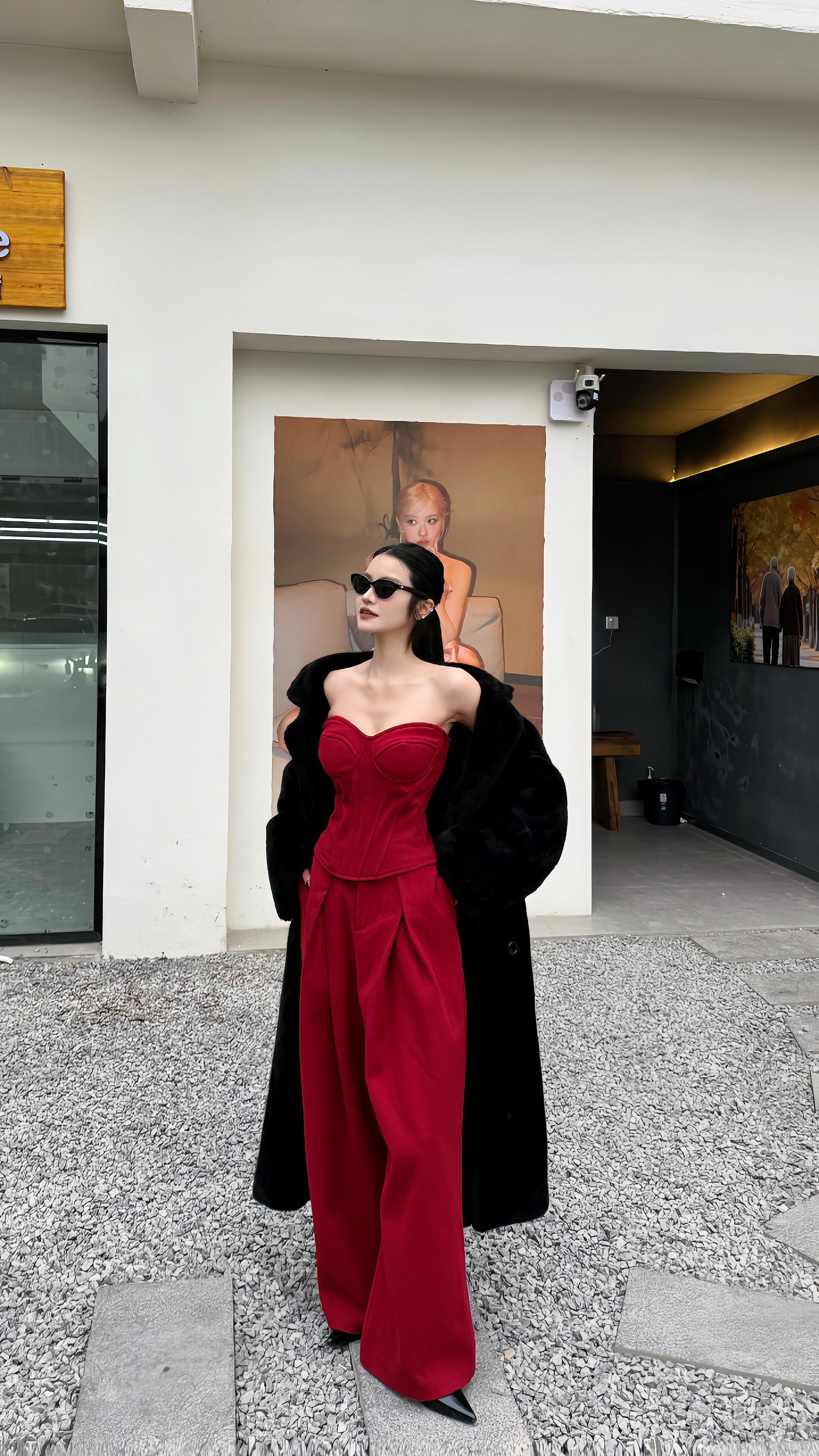 好久不见 我变得更拽了 你想挨两拳么.