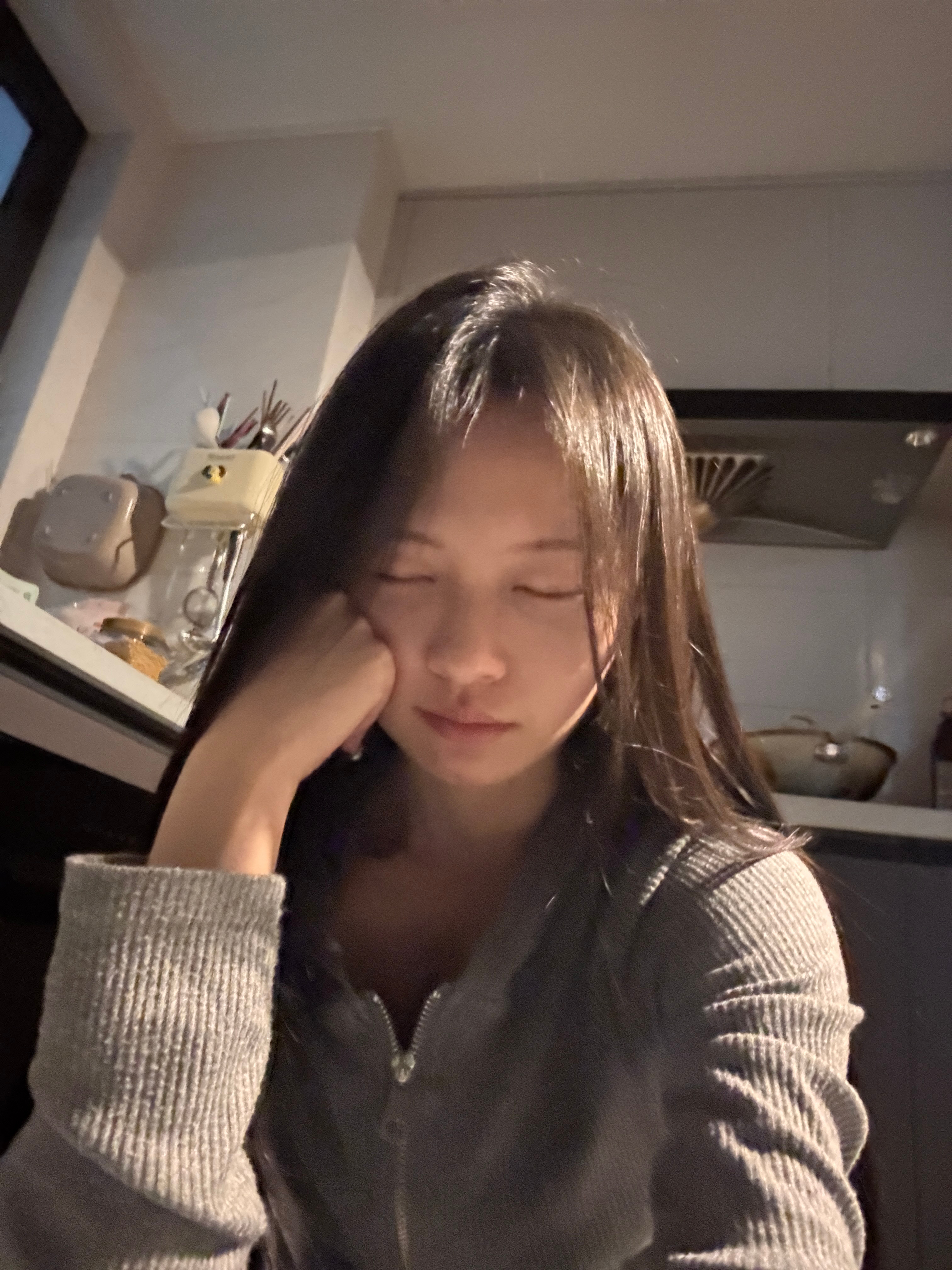 生理期第一天我就走哪蹲哪 