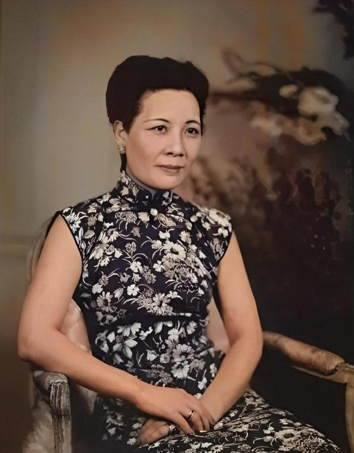 2003年，106岁的宋美龄在美国离世，而当她的银行账户余额被曝光时，那组数字令