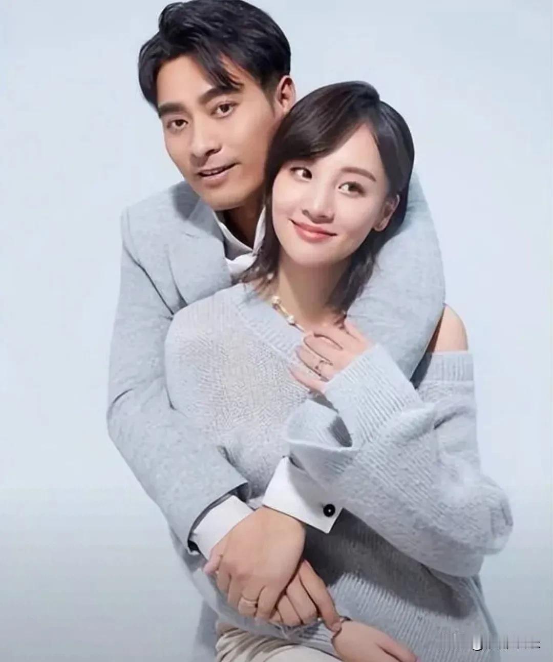 7月8日，49岁的演员陈龙引发热议！
原因是他之前在剧组拍戏时不小心把脚给崴了，
