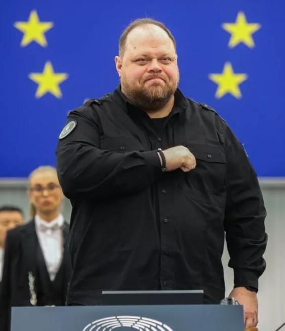 谁都没能料到，局势竟会出现如此石破天惊的反转！

就在全世界都笃定俄乌和平谈判终