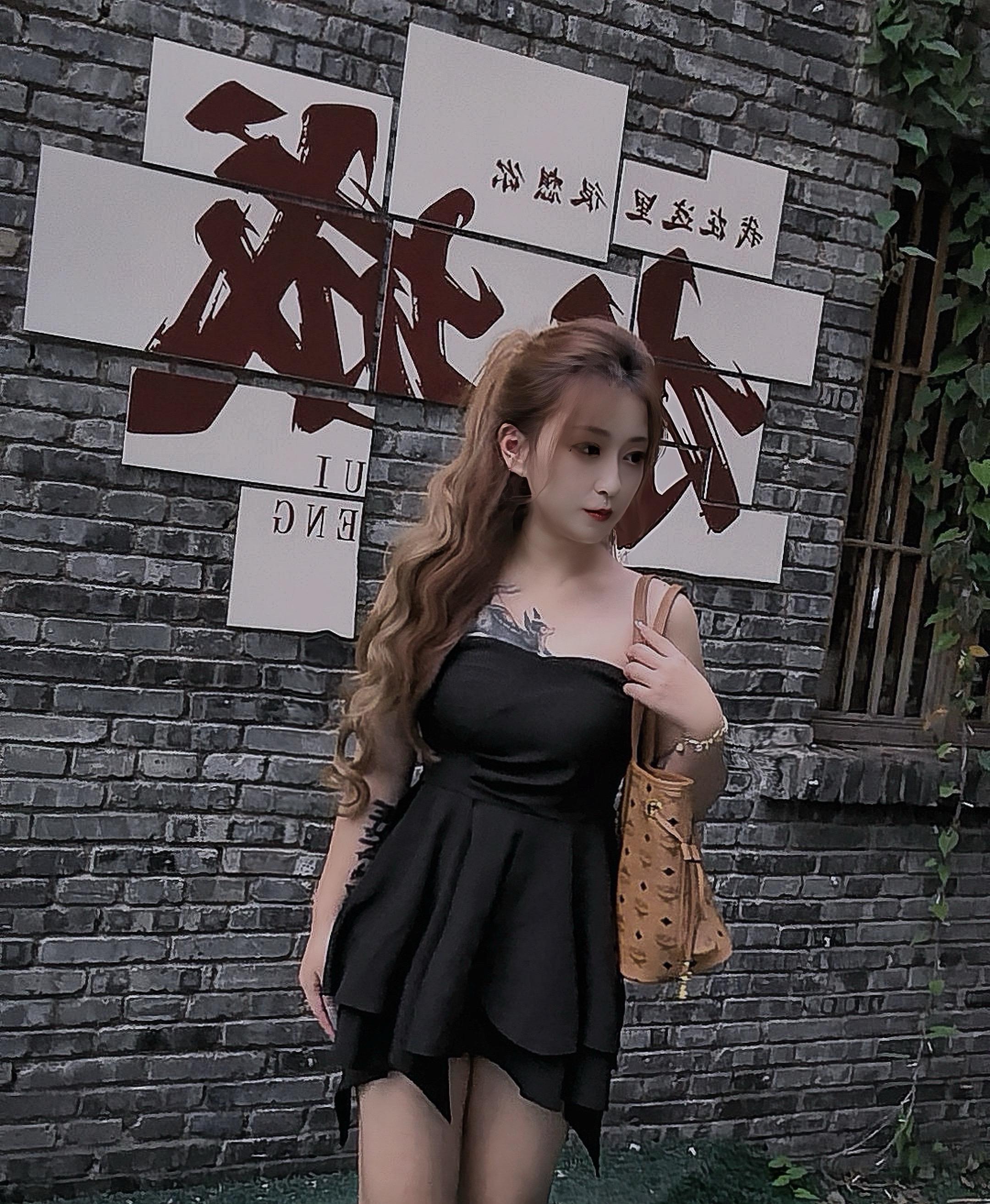 我有一个小小的愿望 想去很多很多地方