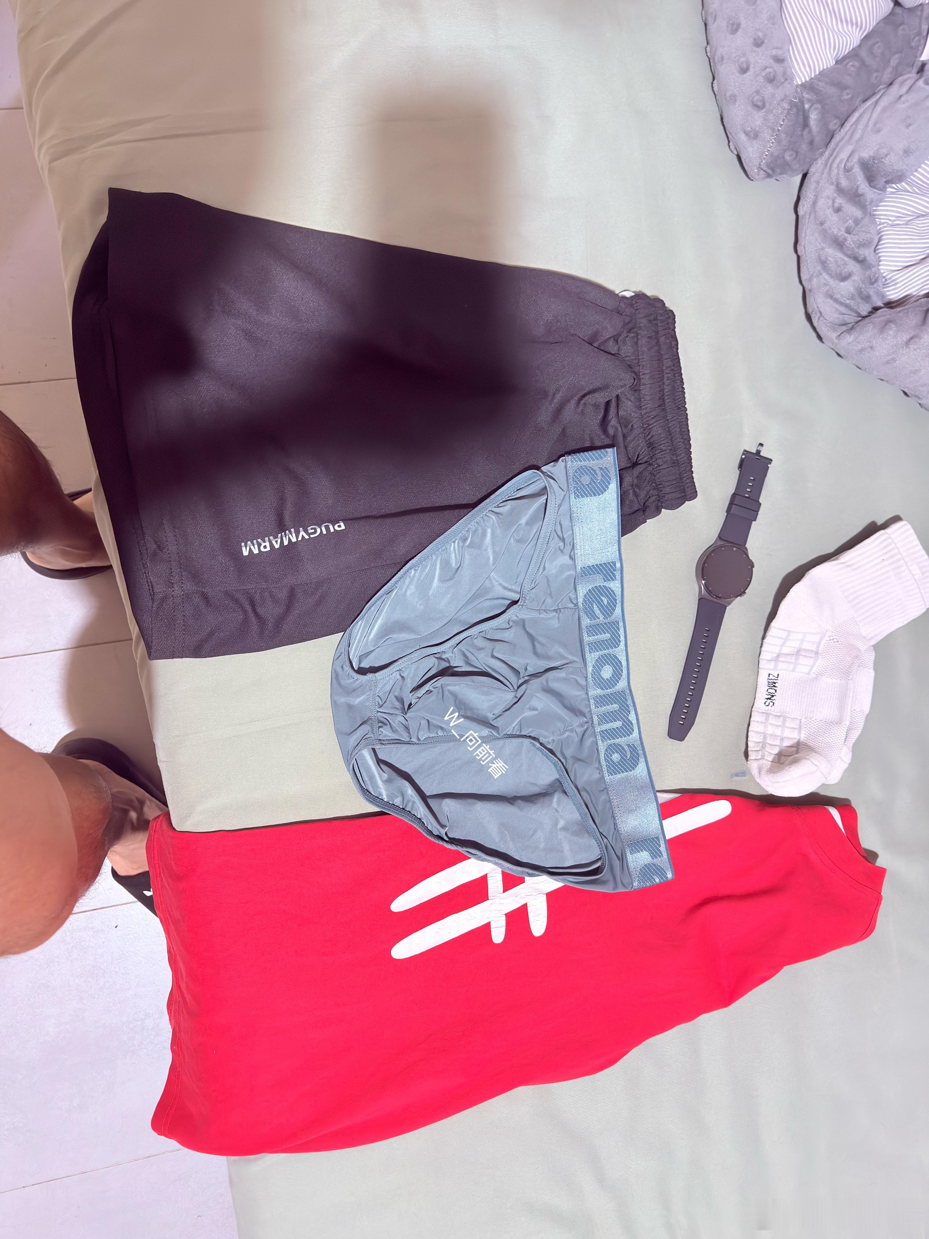 今日份上班ootd ，今天是外红！[哈哈] ​​​