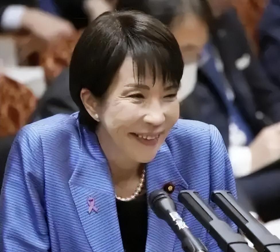 有个讨论热度很高，说面对日本在周边越来越咄咄逼人的架势，咱们是不是还得死守着“绝