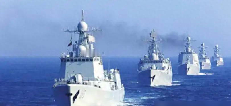 美国和加拿大的军舰又来搞事了！这次他们竟然顺着台湾海峡闯进了咱们的领海。解放军东
