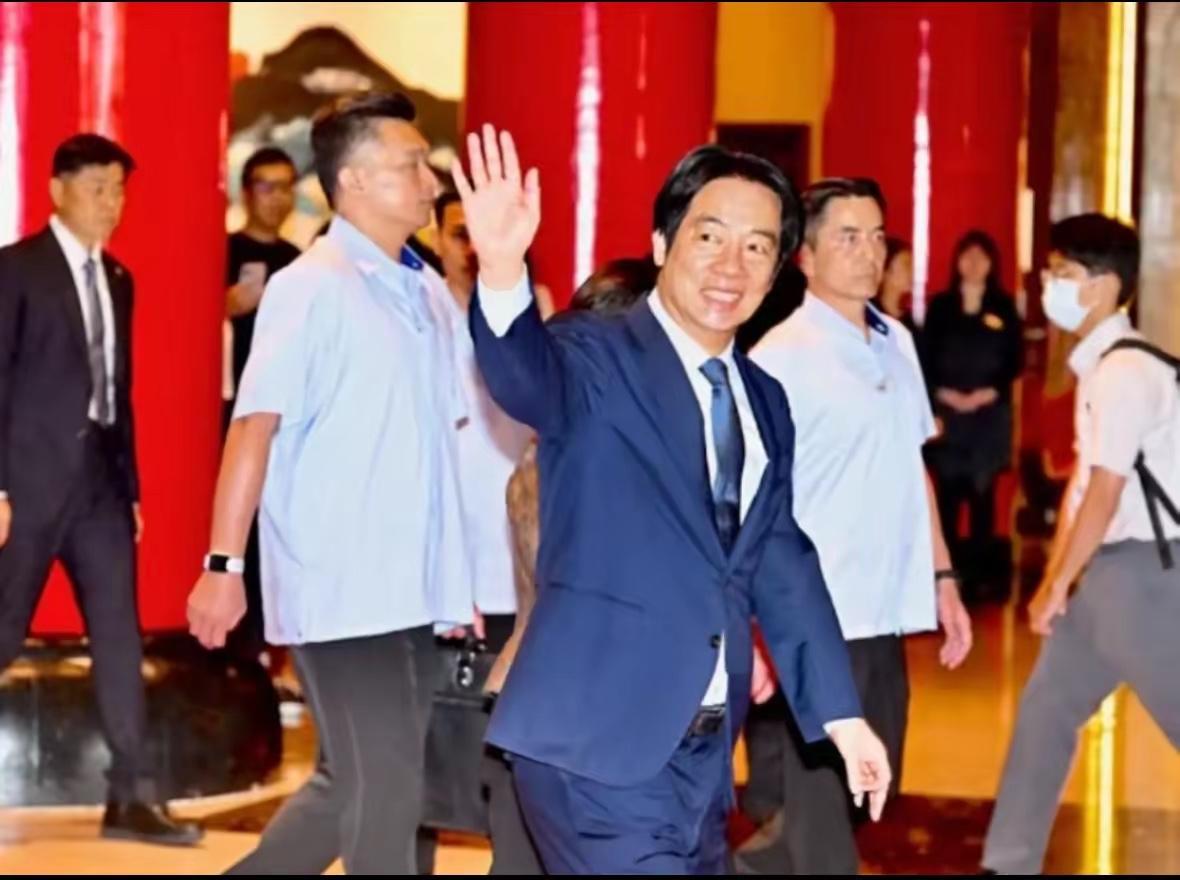 台海焦点：政客争话语权，百姓盼真和平

快讯！快讯！
赖清德回应来了！
赖清德回