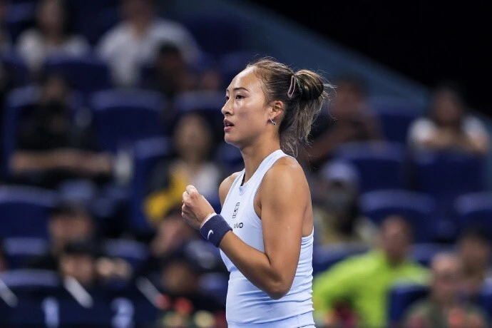 郑钦文2比0击败阿朗戈 2025年中网女单第二轮：郑钦文 6-3、6-2 战胜阿