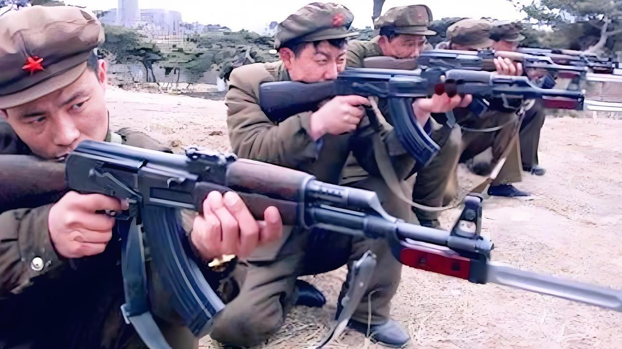 这才是 60 年代最燃的画面！每帧都是刻在骨子里的底气

镜头拉回六十年代，这不