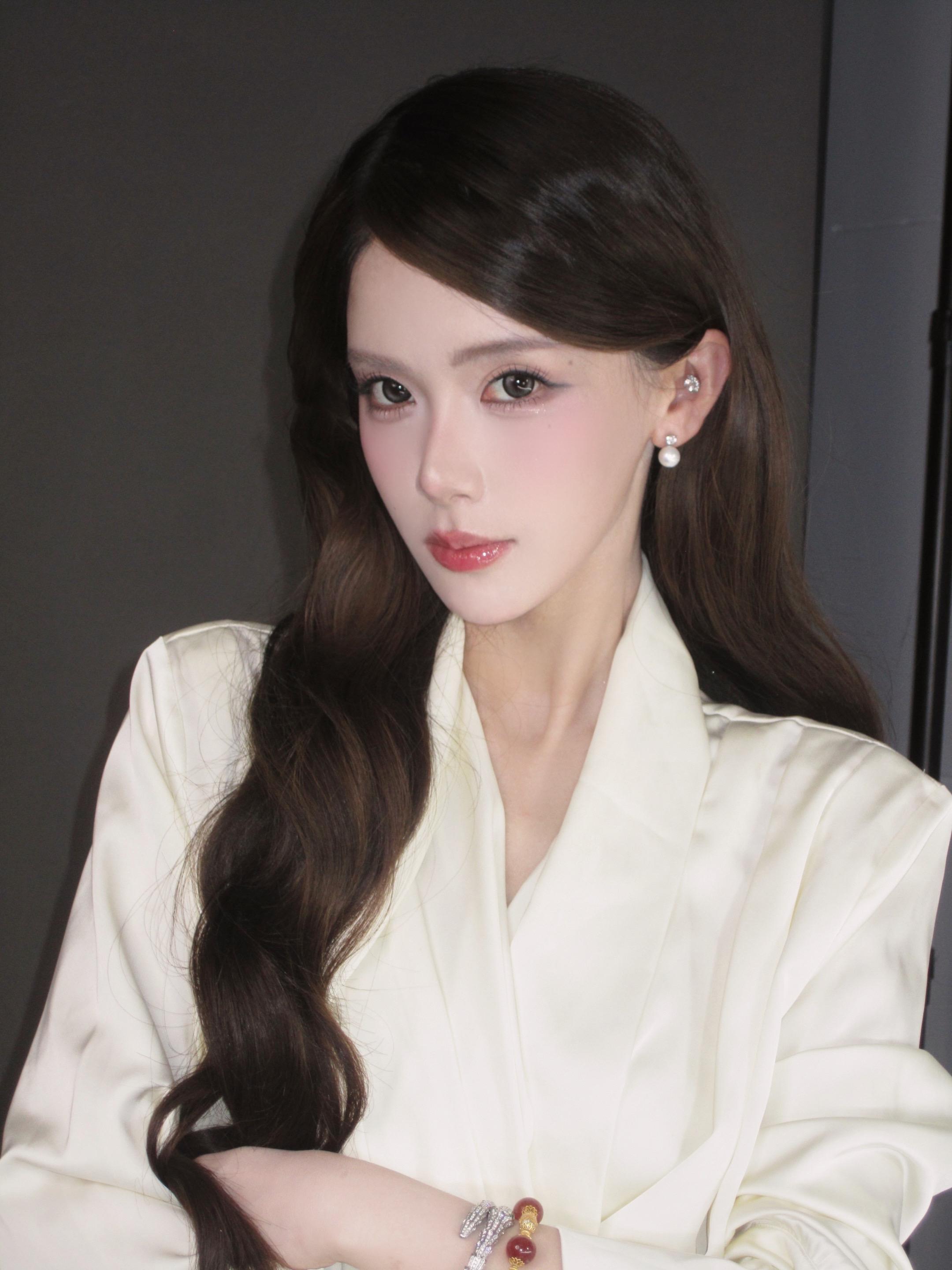 我给迅猛龙特蕾莎画的韩系贵气千金妆💕。