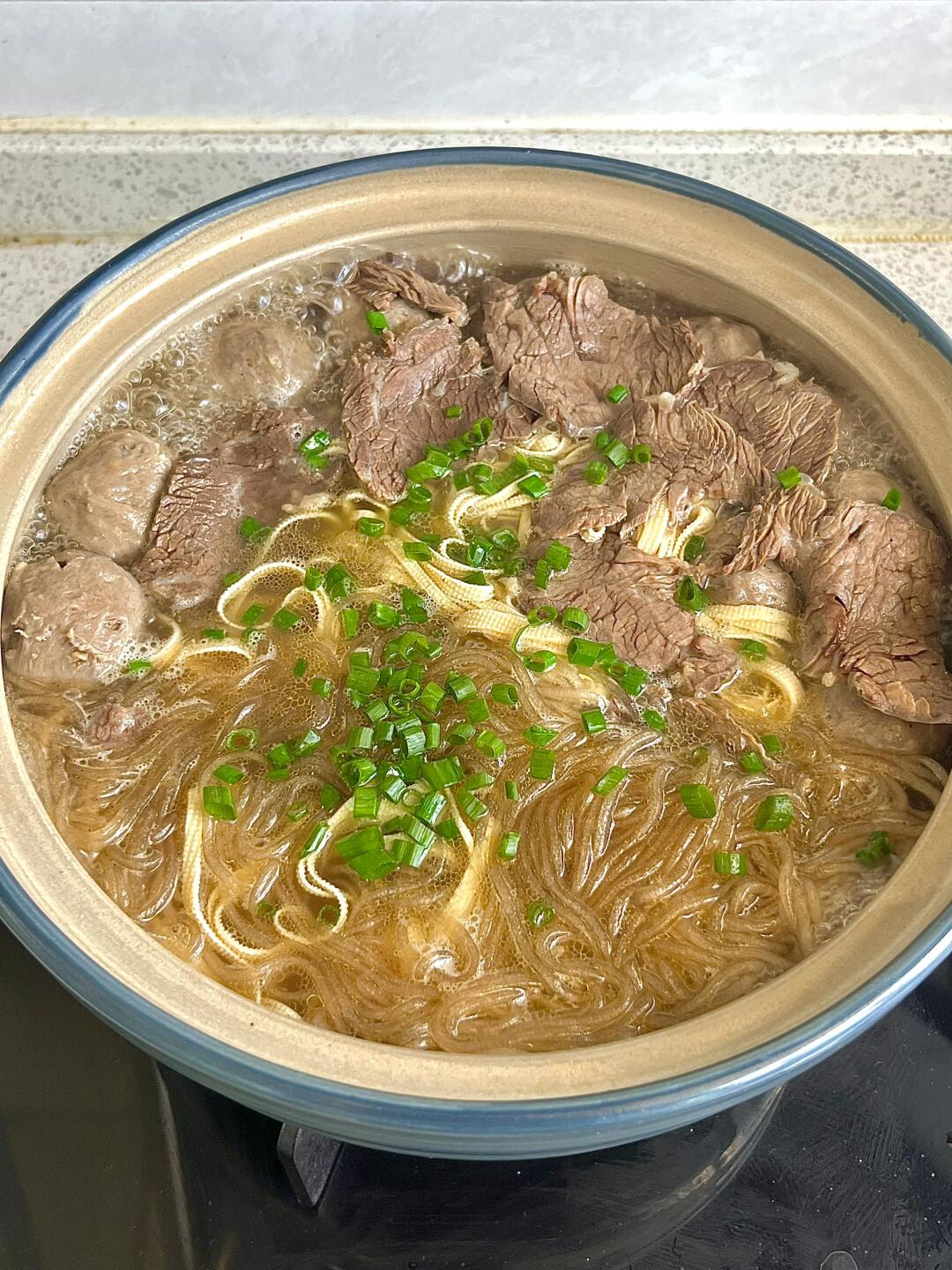 鲜掉眉毛的牛肉粉丝汤！🔥喝一口就爱上！🔥