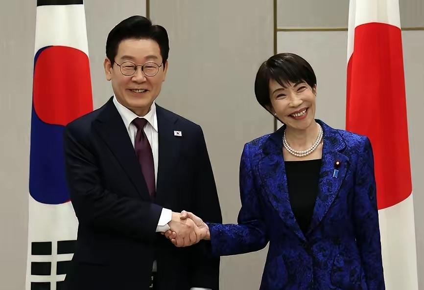 送走李在明后，高市早苗还没回味完这次日韩交流，她就被骂的“狗血淋头”。日本著名时