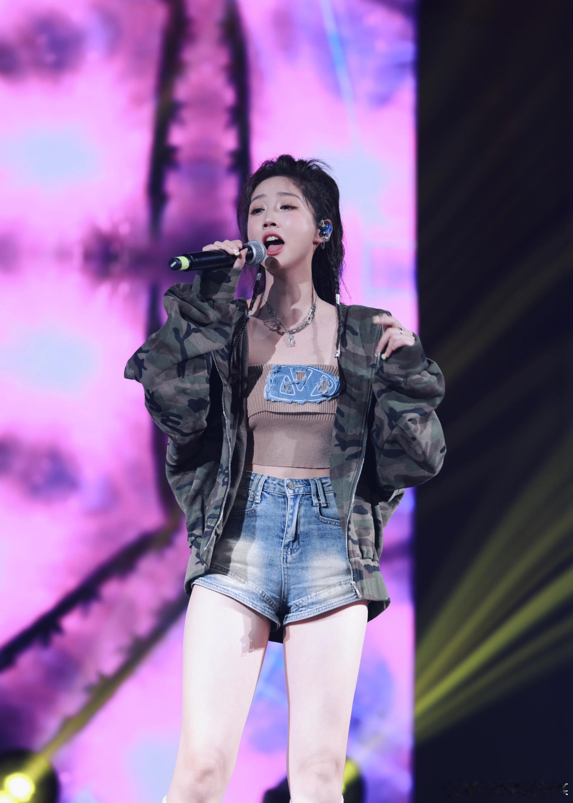 芒果音综选手自称华师邓紫棋声鸣远扬 芒果音综又有让人惊喜的选手啦，华中师范大学的