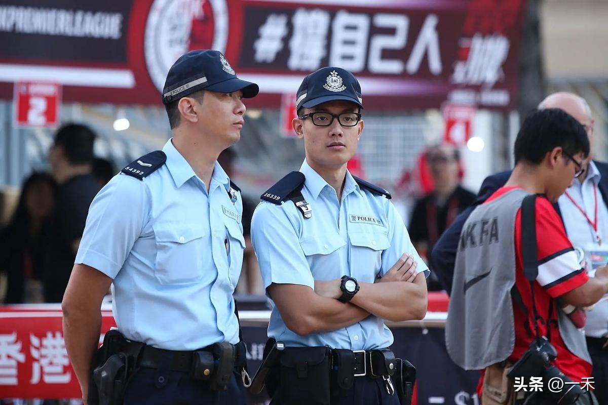 雷霆扫黑！香港跨部门重拳出击，捣毁两大黑帮非法产业链拘捕65人
 
香港开启强力